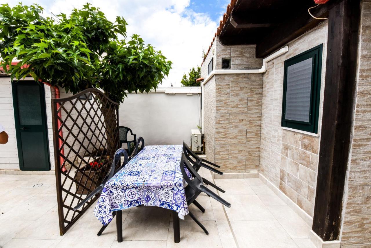 B&B Macchia Mediterranea Сан-Пьетро-ин-Беванья Экстерьер фото