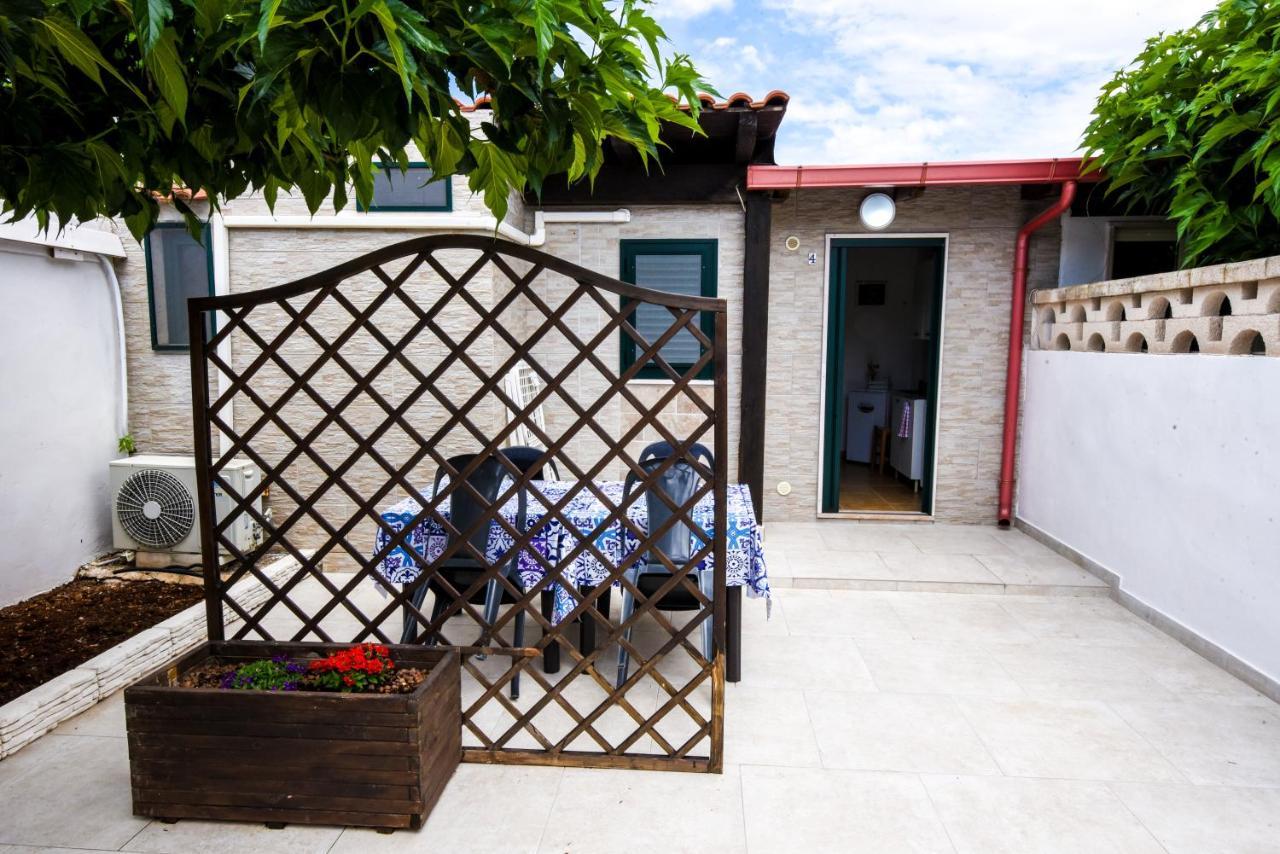 B&B Macchia Mediterranea Сан-Пьетро-ин-Беванья Экстерьер фото
