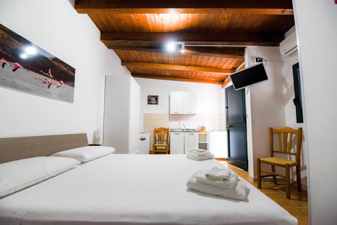 B&B Macchia Mediterranea Сан-Пьетро-ин-Беванья Экстерьер фото